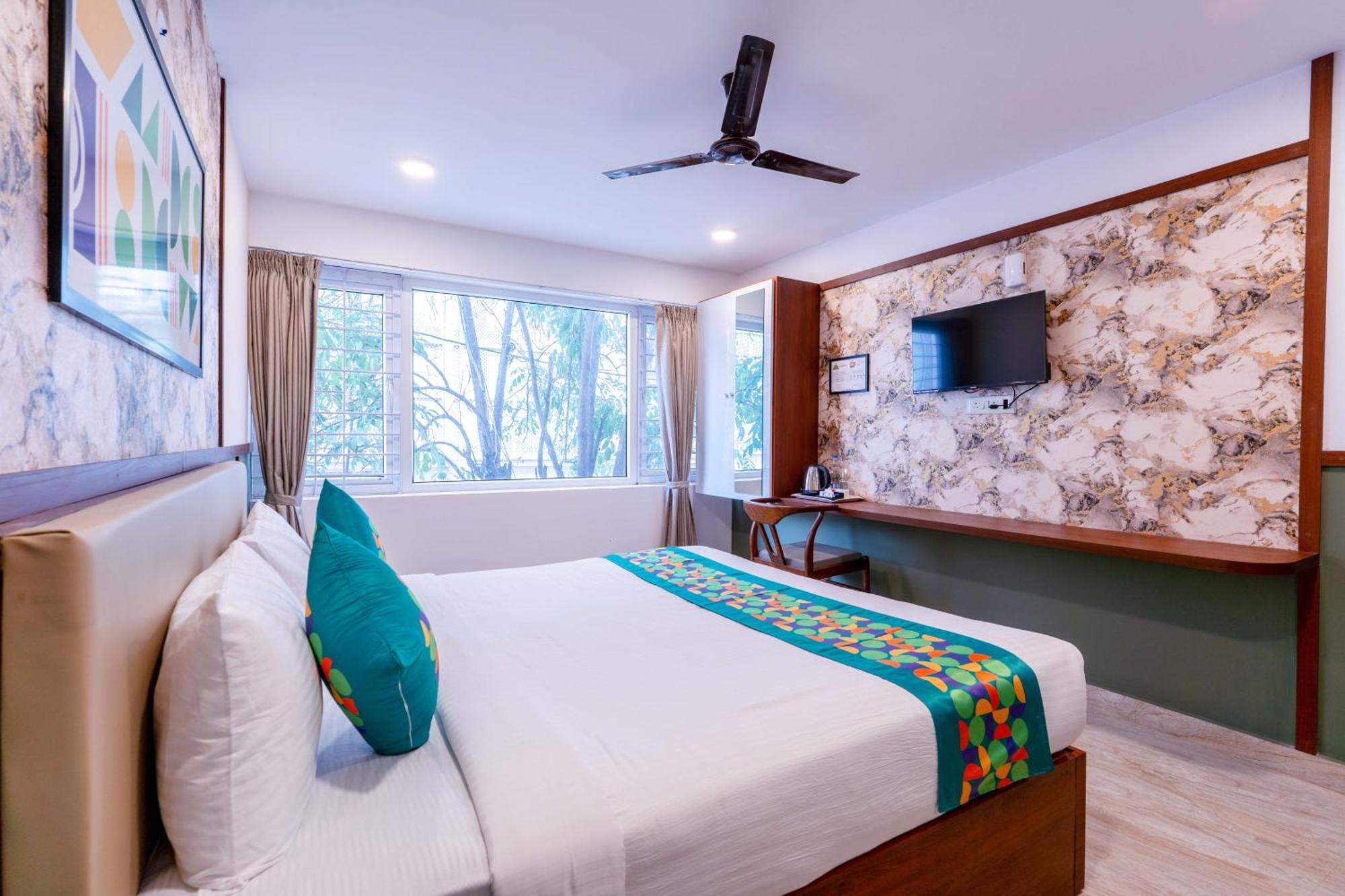 Treebo Emirates Suites Indiranagar Bangalore Eksteriør billede
